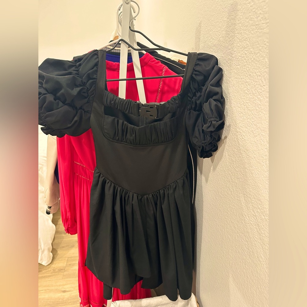 Puffy sleeve dress